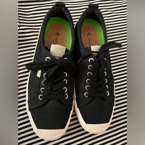 Cariuma Black and White Canvas Sneakers